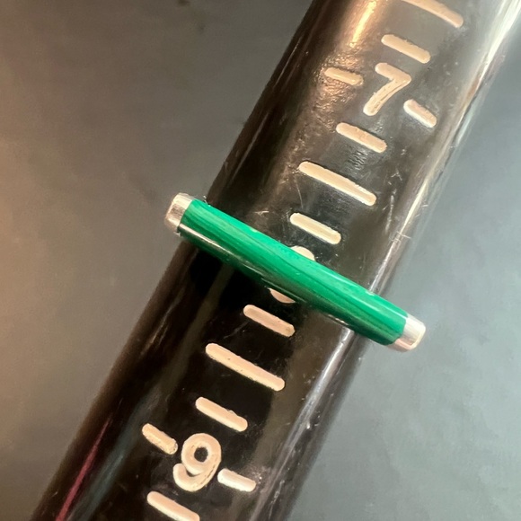 Gorgeous Malachite inlay bar ring size 8 .925 sterling silver. Same day ship! - Picture 6 of 8